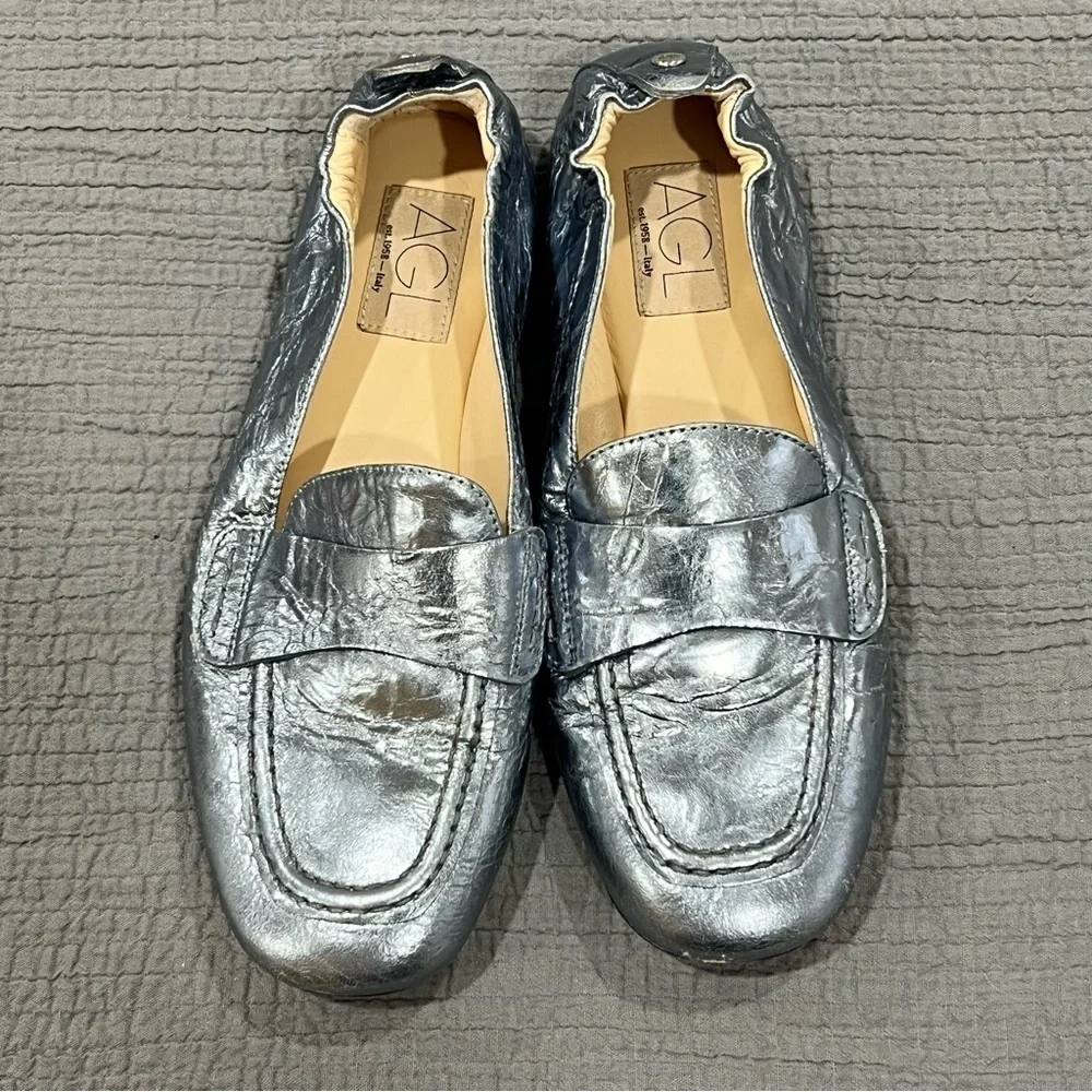 AGL Mara Pure Flats Shimmery leather upper Breathable leather lining and insole